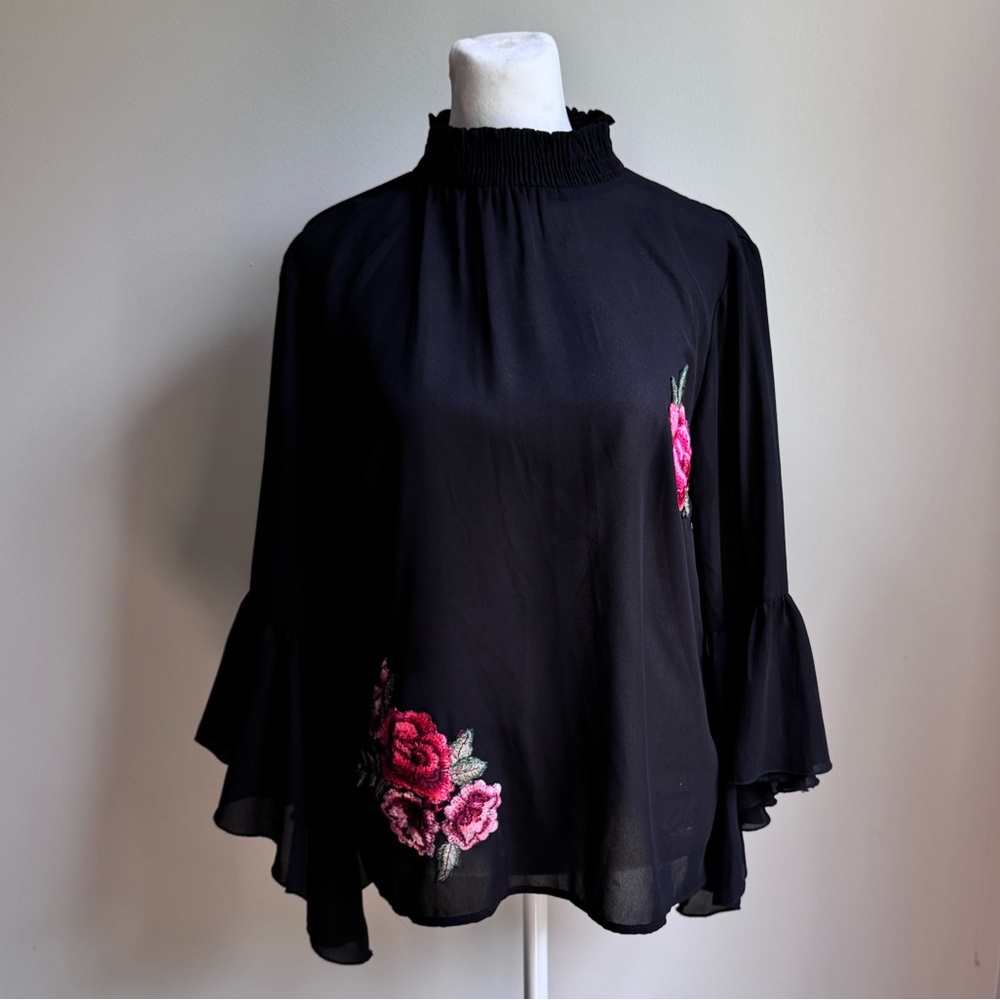 Charlotte Russe Black Floral Embroidered Women's Top Size Small